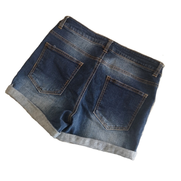 VERO MODA Mid-Rise Denim Jean Shorts for Summer - Picture 3 of 6